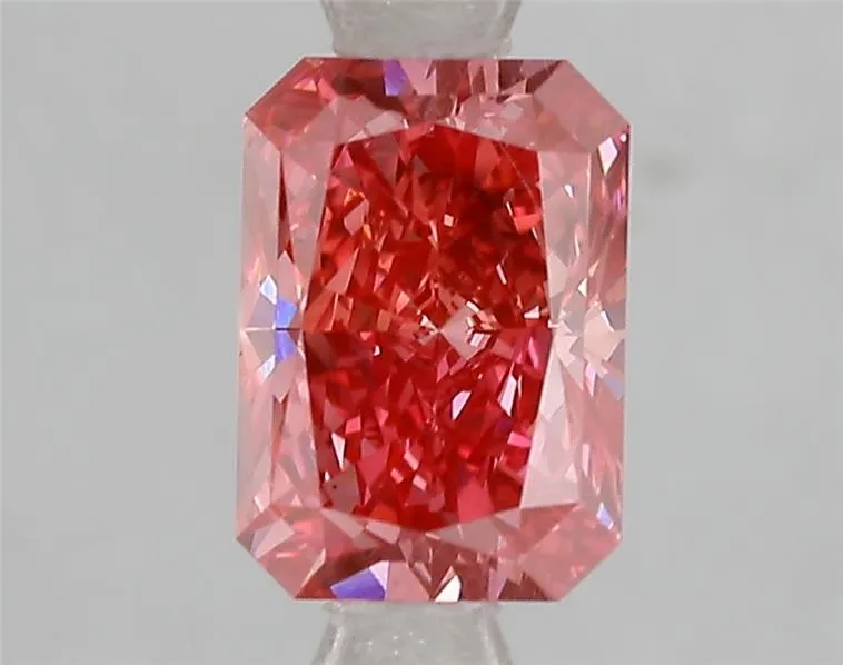 1.52ct Radiant Lab Grown Diamond (Colour Fancy Vivid Pink, Clarity VS2, IGI Certified)