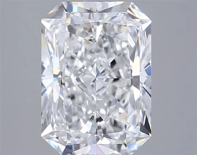2.41ct Radiant Lab Grown Diamond (Colour D, Clarity VVS1, IGI Certified)