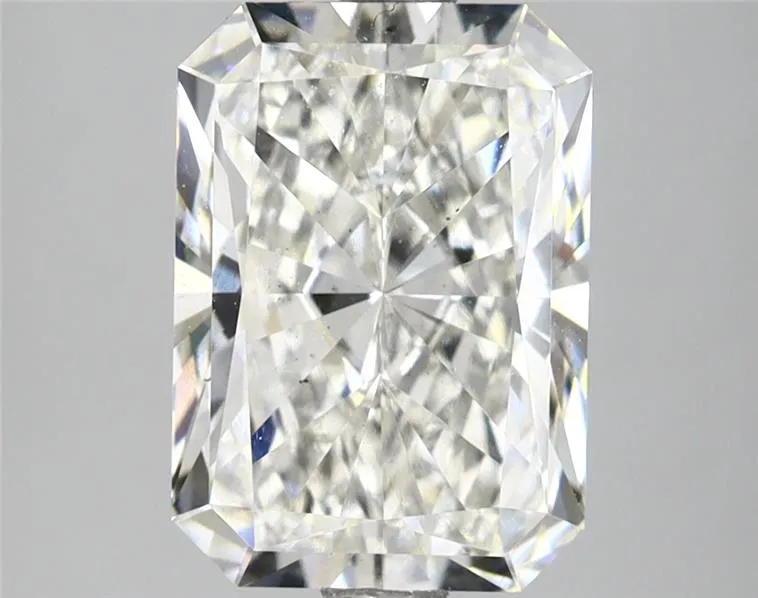 3.36ct Radiant Lab Grown Diamond (Colour G, Clarity SI1, IGI Certified)