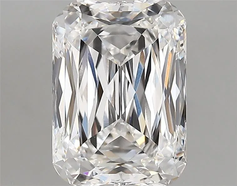 3.41ct Cushion modified Lab Grown Diamond (Colour E, Clarity VVS1, IGI Certified)