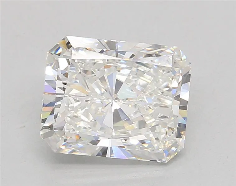 3.70ct Radiant Lab Grown Diamond (Colour E, Clarity VVS2, IGI Certified)