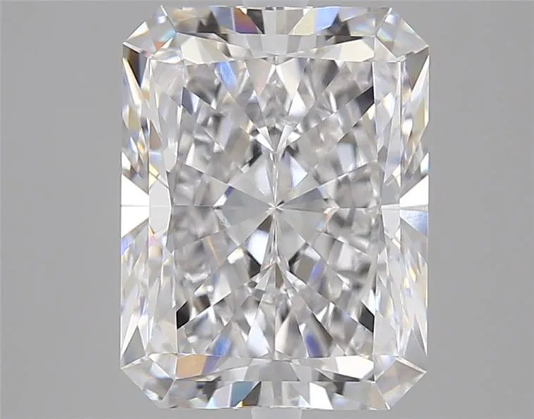 4.02ct Radiant Lab Grown Diamond (Colour E, Clarity VVS1, Cut EX, IGI Certified)