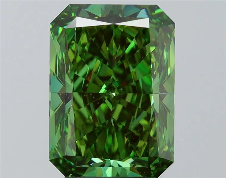 4.02ct Radiant Lab Grown Diamond (Colour Fancy Vivid Green, Clarity VS1, IGI Certified)