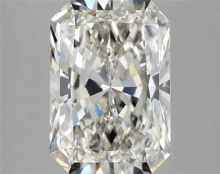4.10ct Radiant Lab Grown Diamond (Colour G, Clarity VVS2, IGI Certified)