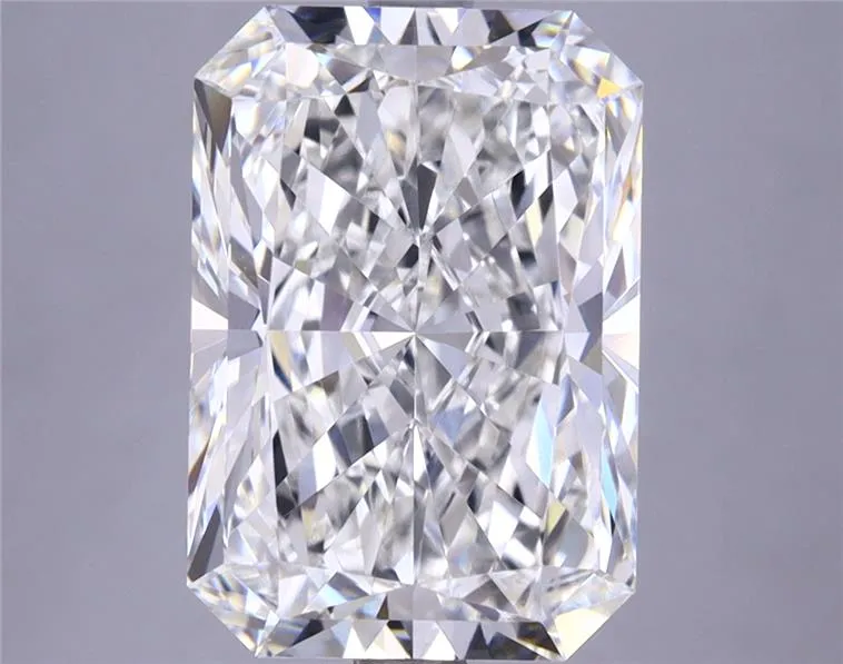 4.85ct Radiant Lab Grown Diamond (Colour G, Clarity VVS2, IGI Certified)