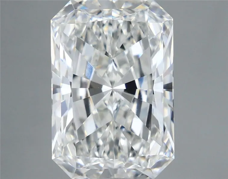 5.07ct Radiant Lab Grown Diamond (Colour E, Clarity VVS2, IGI Certified)